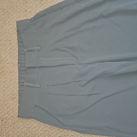 NWOT Wide Leg Grey Pleated Trousers - Picture 2 of 11